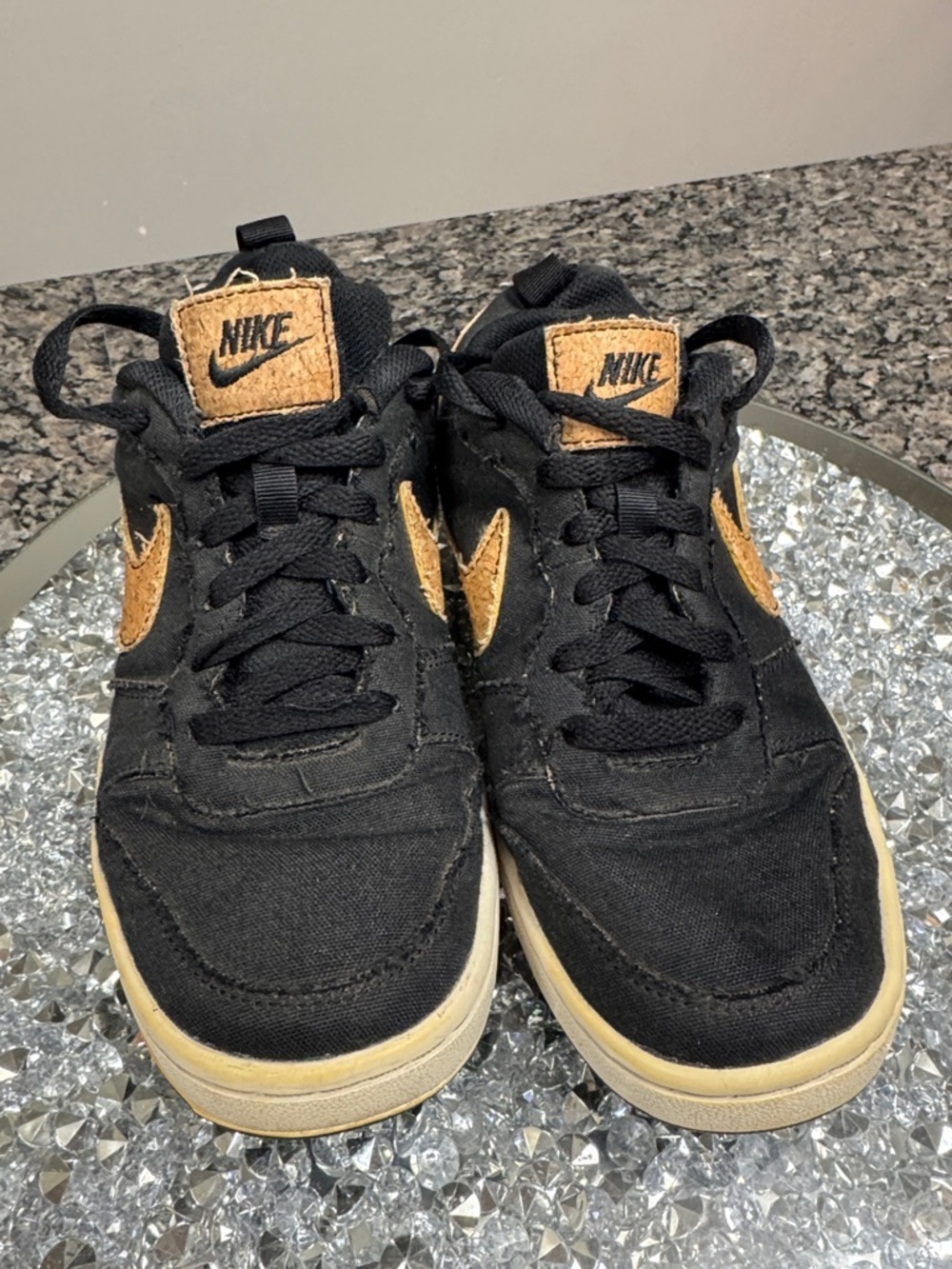 Nike Black and Tan cork leather Low-Top Sneakers 5Y - Picture 11 of 13